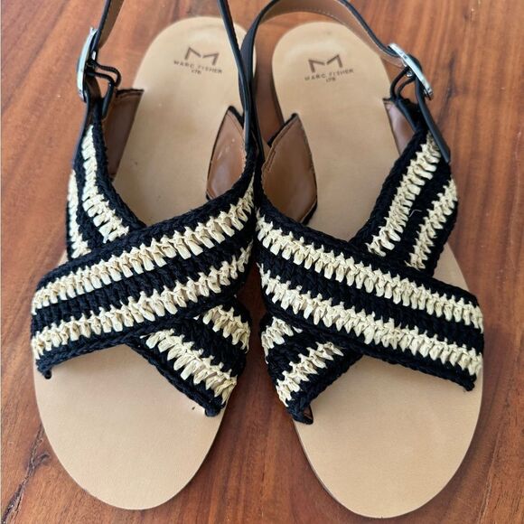 Marc Fisher  Lonnie Slingback Sandal in Black/Cream sz 10M - Picture 2 of 9